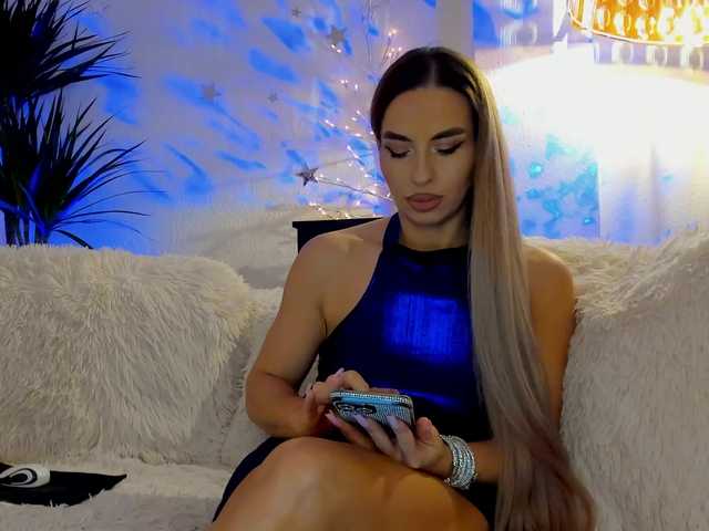 FeralFoxy's BongaCams show and profile