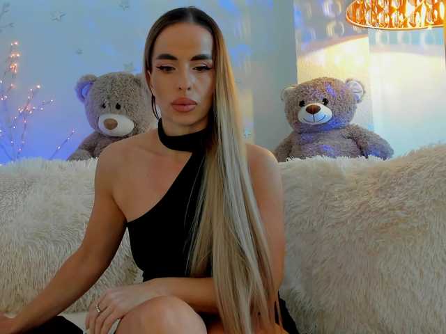 FeralFoxy's BongaCams show and profile