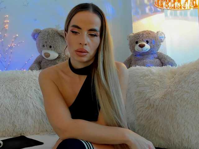 FeralFoxy's BongaCams show and profile