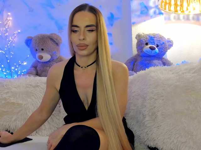 FeralFoxy's BongaCams show and profile