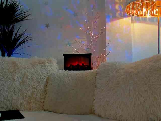 FeralFoxy Live Webcam on BongaCams