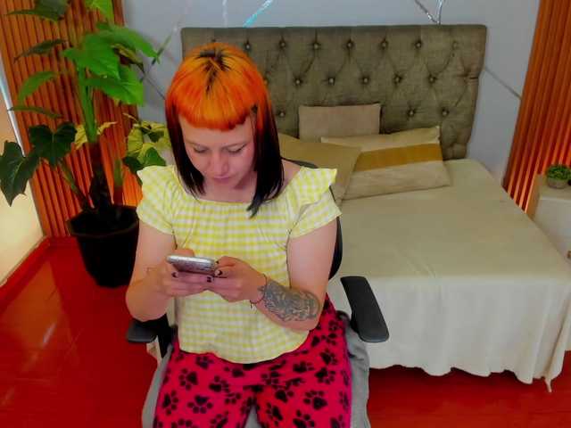 Camii-lux's BongaCams show and profile