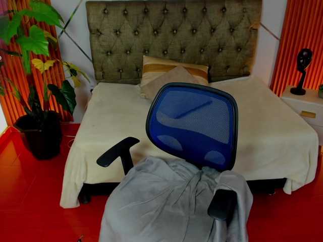 Camii-lux's BongaCams show and profile