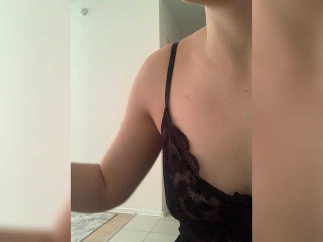 SEX-EDUCATION – webcam model profile photo