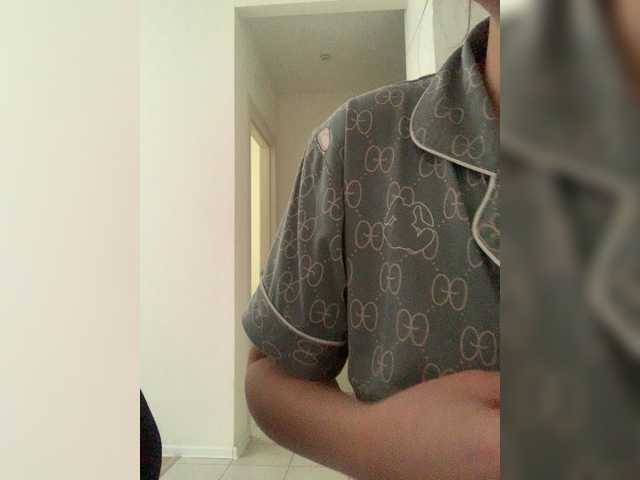 SEX-EDUCATION – webcam model profile photo