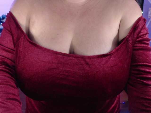 MiaaJoness's BongaCams show and profile