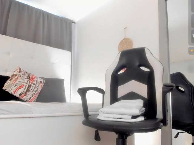 Emi-Rosee's BongaCams show and profile