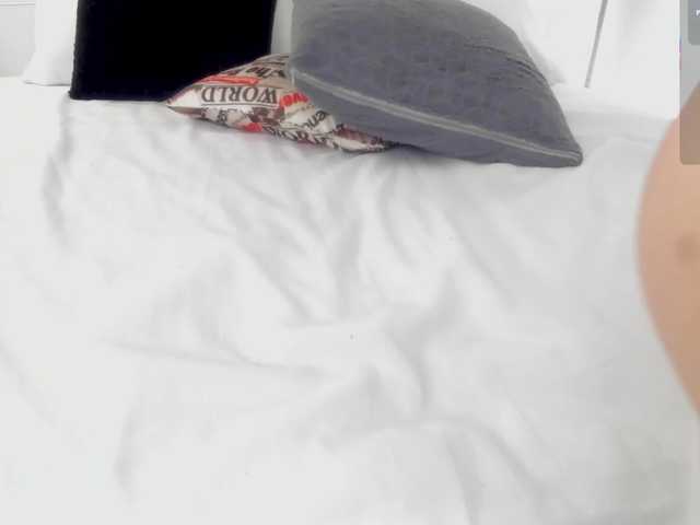 Emi-Rosee's BongaCams show and profile