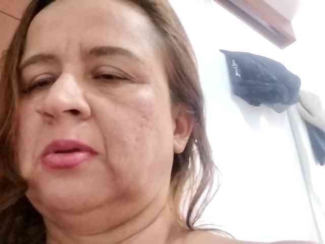 AlexaBenetGrace webcam