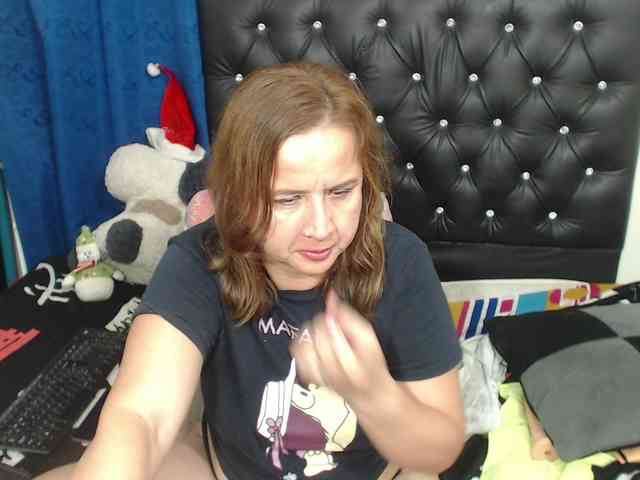 AlexaBenetGrace webcam