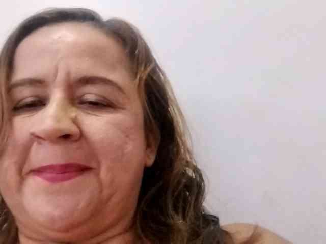 AlexaBenetGrace webcam