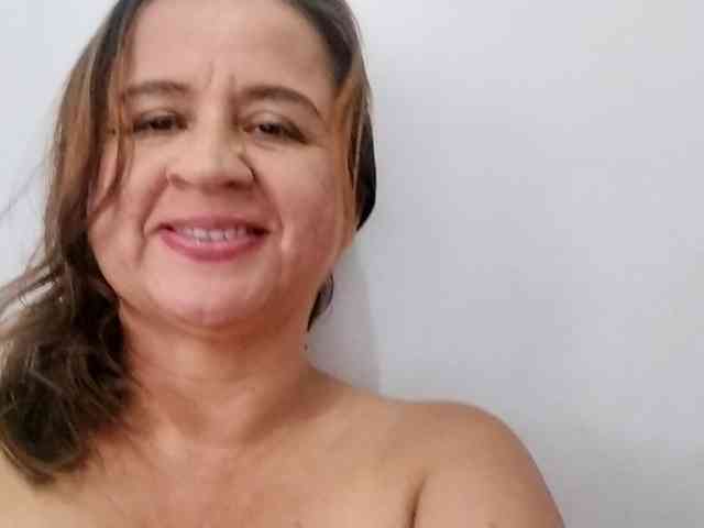 AlexaBenetGrace webcam