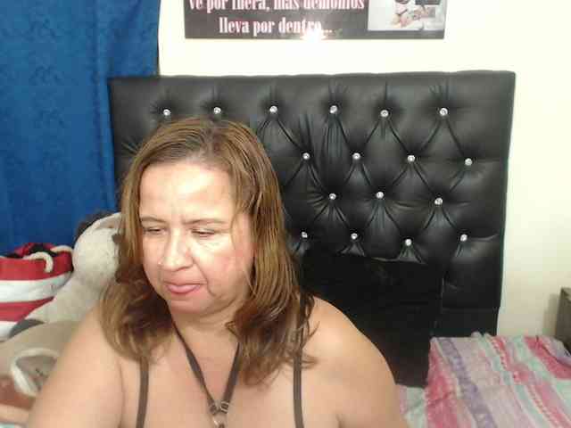 AlexaBenetGrace webcam