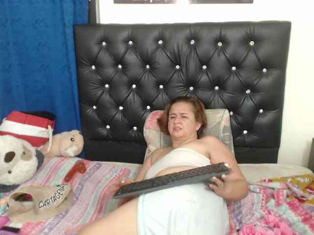 AlexaBenetGrace webcam