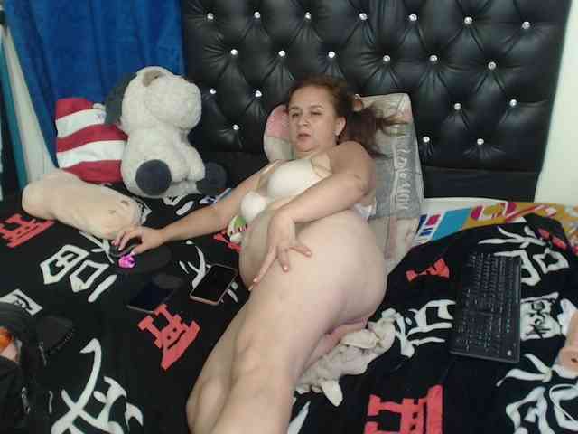 AlexaBenetGrace webcam