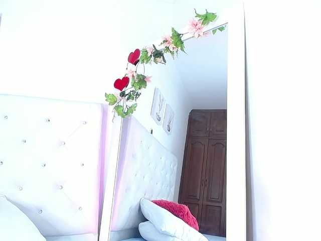 sweettcanela's BongaCams show and profile