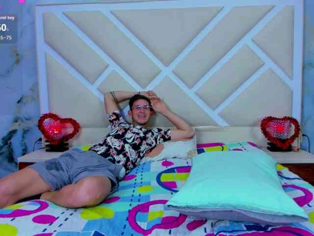 KinkyCoupleHQ webcam