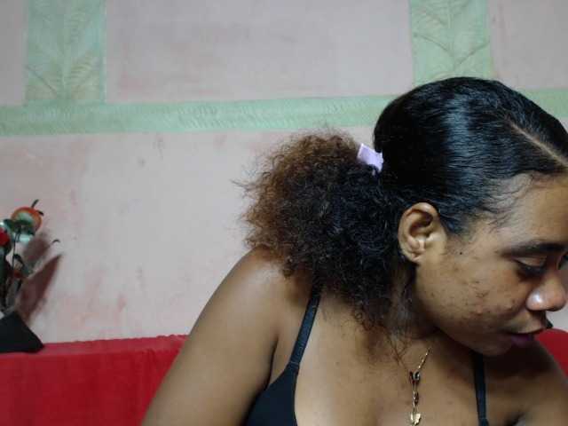 Rfrancia1, une amatrice française avec qui discuter et avoir du sexe