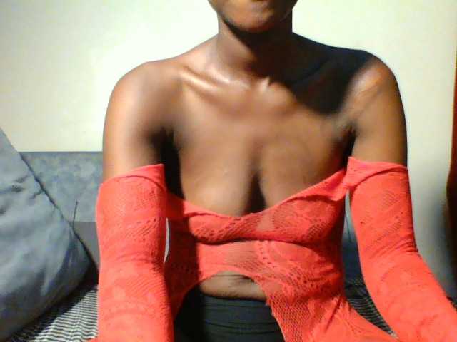 Petiteebony1 Live Cam on BongaCams