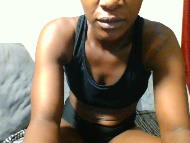 Petiteebony1 webcam bongacams model stream image