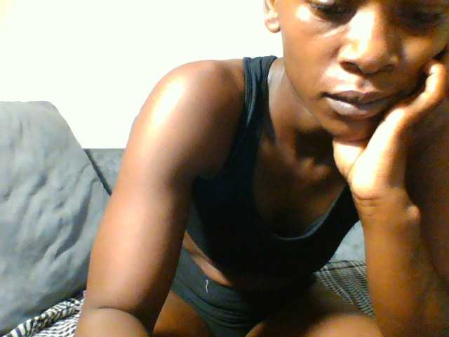 Petiteebony1 webcam bongacams model stream image