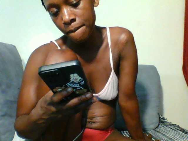 Petiteebony1 webcam bongacams model stream image