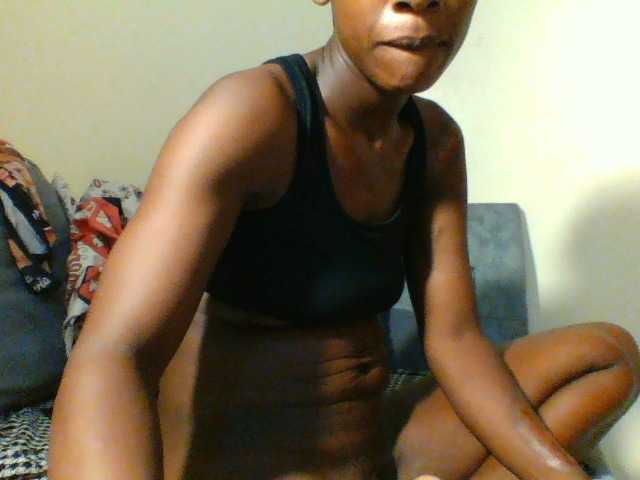 Petiteebony1 Live Cam and Statistics on UnifiedCams