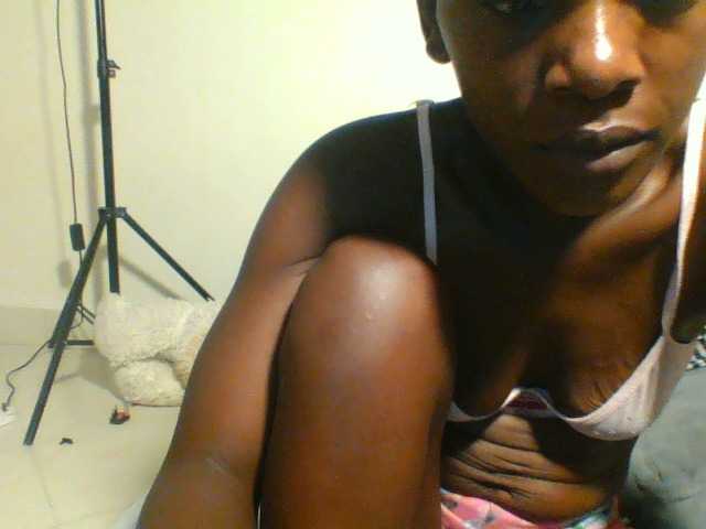 Petiteebony1 – webcam model profile photo