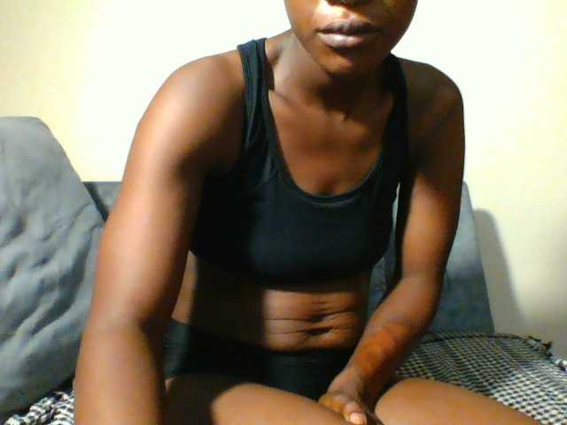 Petiteebony1 webcam bongacams model stream image