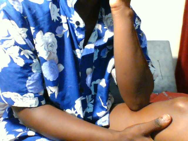 Petiteebony1 webcam bongacams model stream image