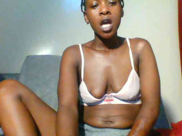 Petiteebony1 Live Webcam on BongaCams