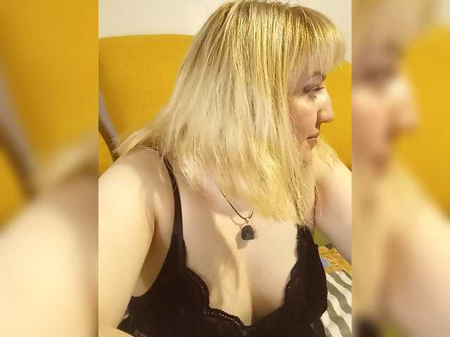 StefanyMellow3's BongaCams show and profile