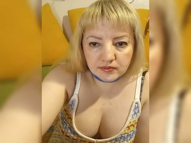 StefanyMellow3's BongaCams show and profile