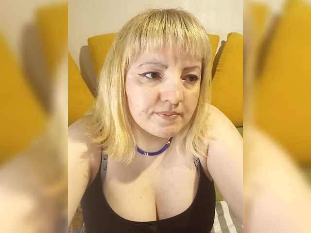 StefanyMellow3's BongaCams show and profile