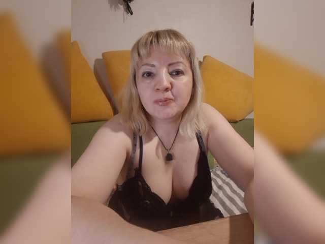 StefanyMellow3's BongaCams show and profile