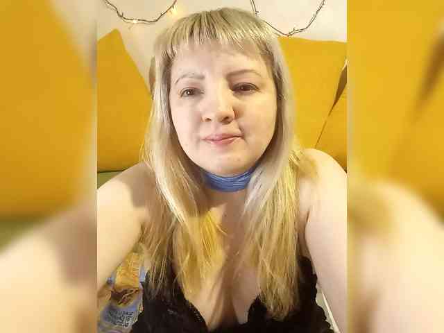 StefanyMellow3 Live Webcam on BongaCams