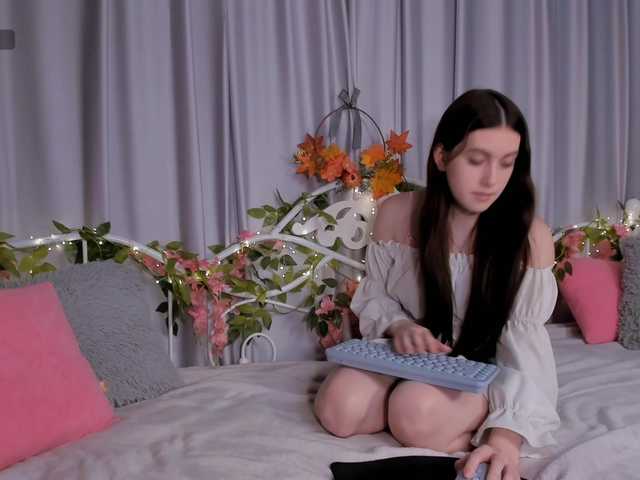 Alice-Smile's BongaCams show and profile