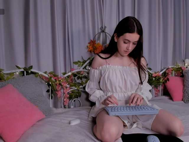 Alice-Smile's BongaCams show and profile