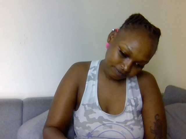 Prettysmilesss Live Cam on BongaCams and RICams