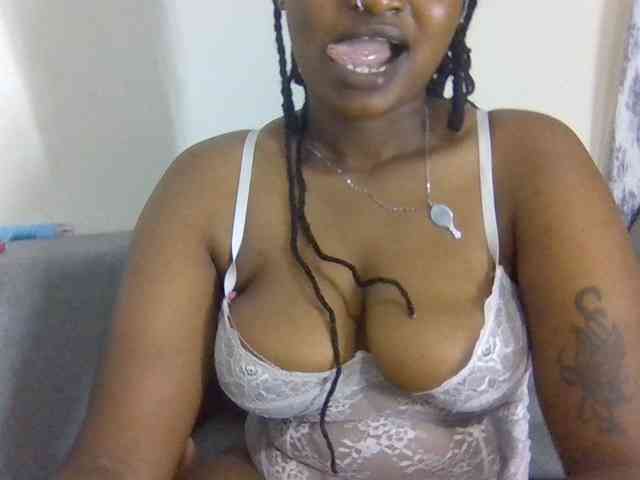 Prettysmilesss webcam