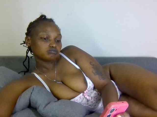 Prettysmilesss Live Webcam on BongaCams