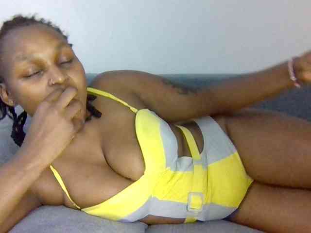 Prettysmilesss webcam