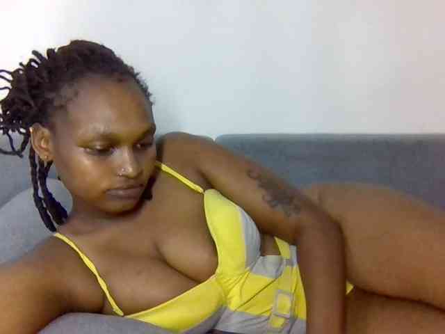 Prettysmilesss webcam