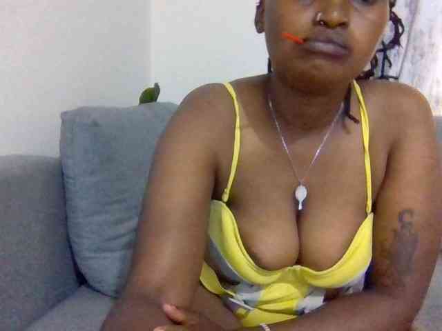 Prettysmilesss webcam