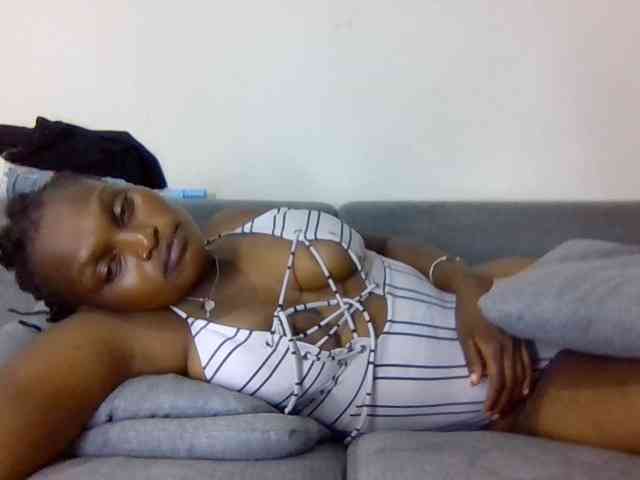 Prettysmilesss webcam