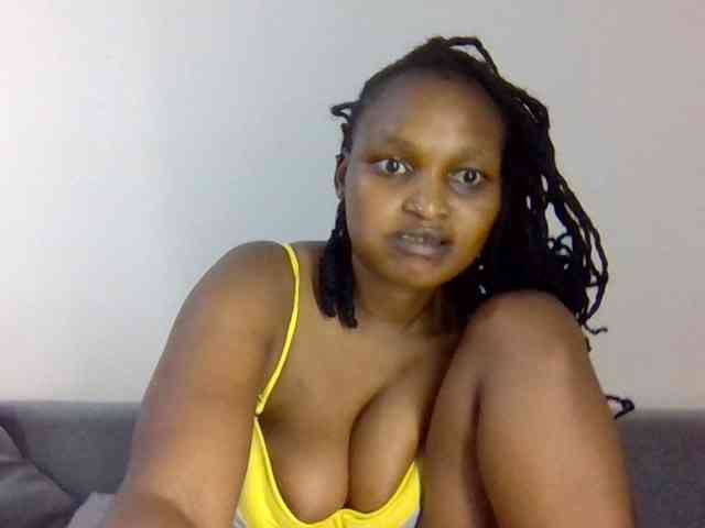 Prettysmilesss Live Webcam on BongaCams