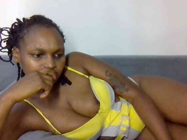 Prettysmilesss webcam