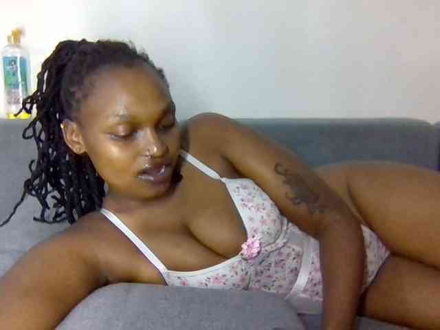 Prettysmilesss webcam