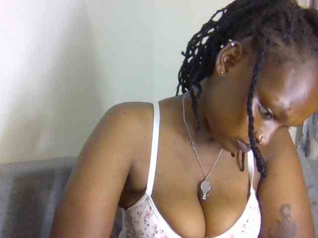 Prettysmilesss webcam