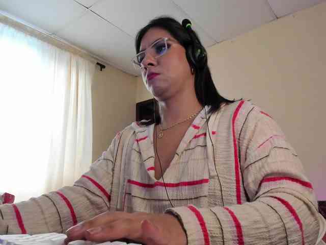 kamila-salazar kamila-salazar